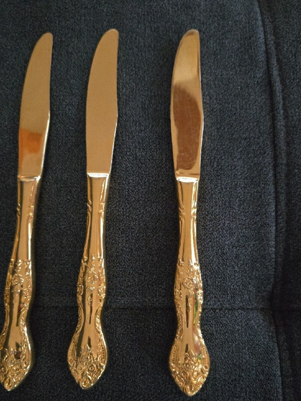 Vintage Golden Baroque Rose - 8 Pieces - Picture 2 of 4